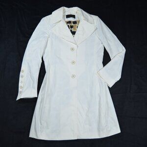 Tahari white trench coat, water resistant mod trench jacket, buttons, pockets M